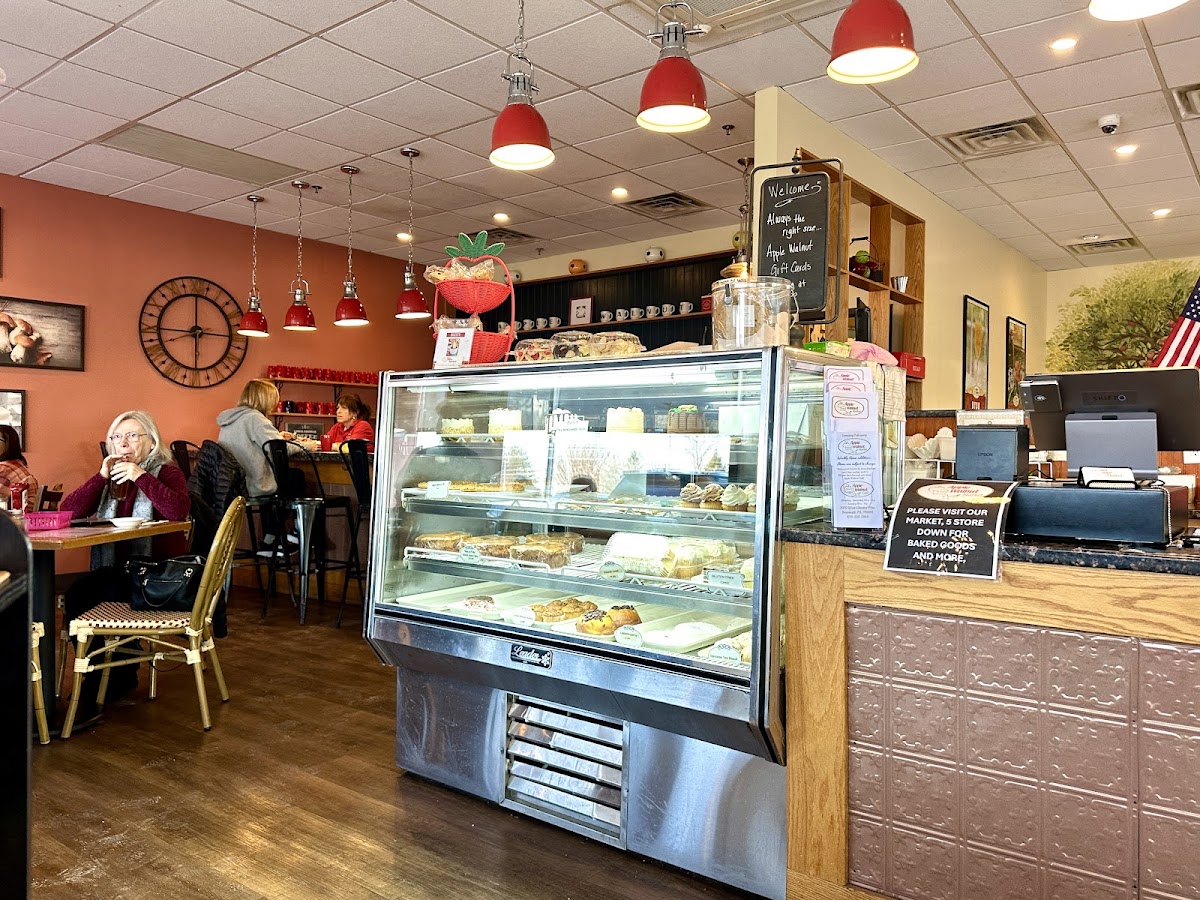 Apple Walnut Café