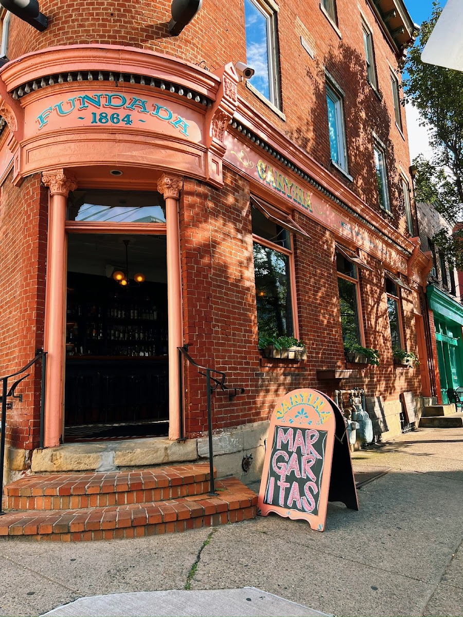 Round Corner Cantina